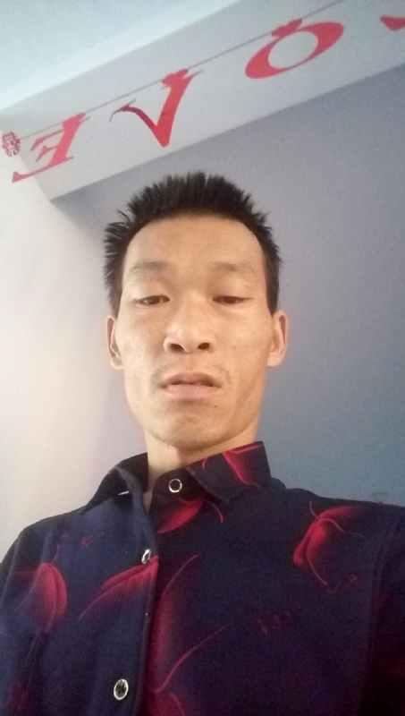 向阳的第一张照片--商丘相亲服务中心
