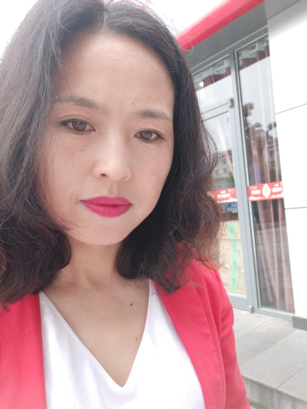 枫叶飘零的第一张照片--商丘相亲服务中心