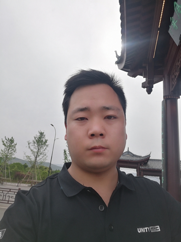 微笑的第一张照片--商丘相亲服务中心