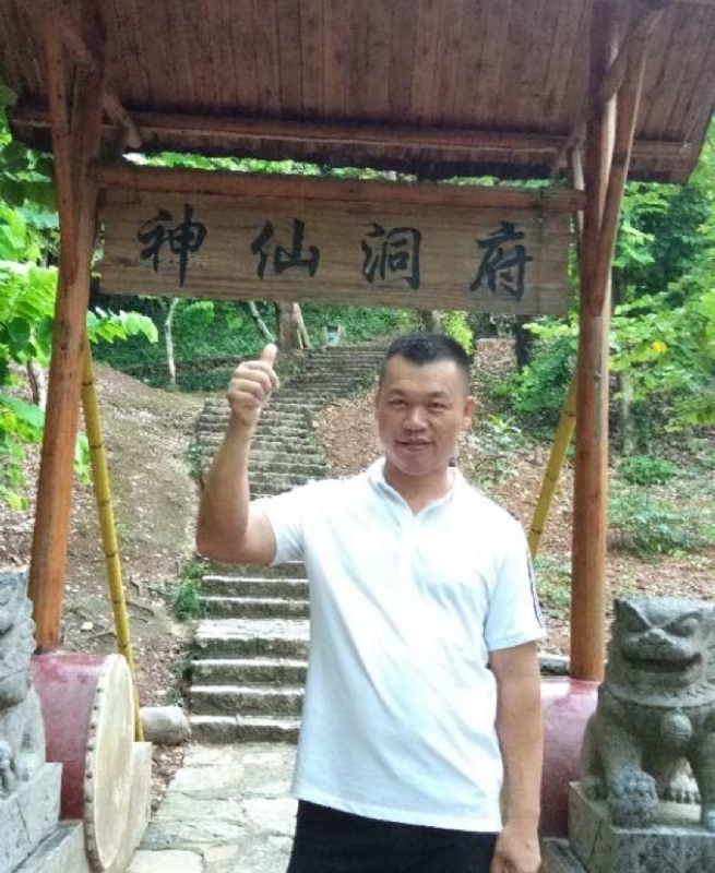 强仔的第一张照片--商丘相亲服务中心