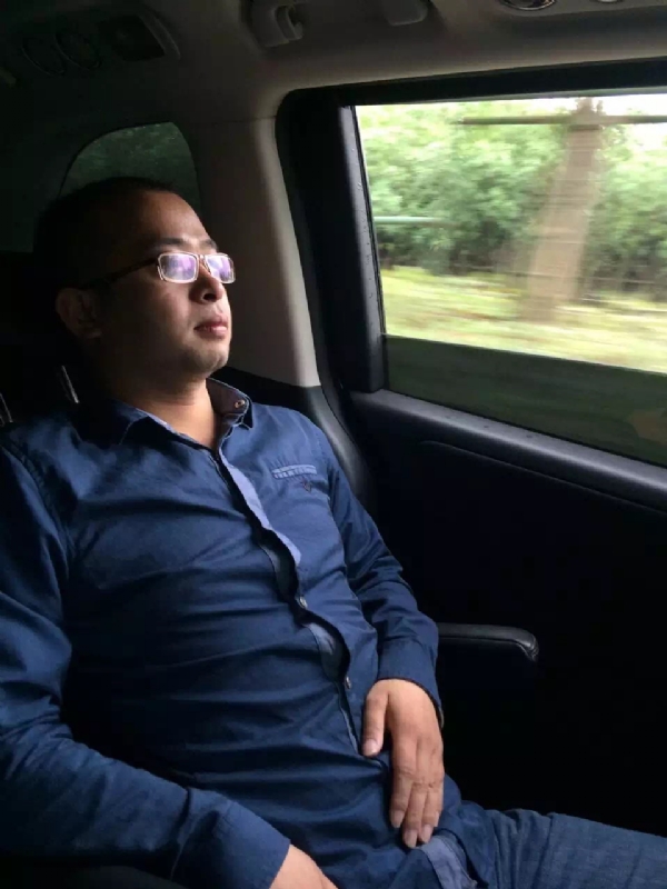 世界那么大的第三张照片--商丘相亲服务中心