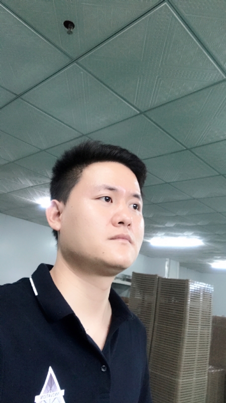 伟的第一张照片--商丘相亲服务中心