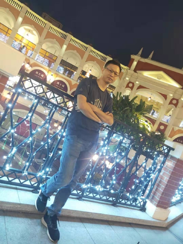 落单恋人的第一张照片--商丘相亲服务中心