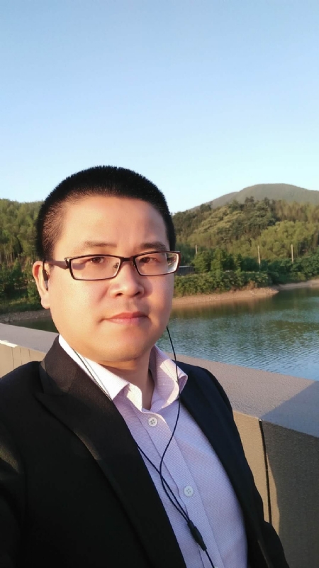 顾律师的第三张照片--商丘相亲服务中心