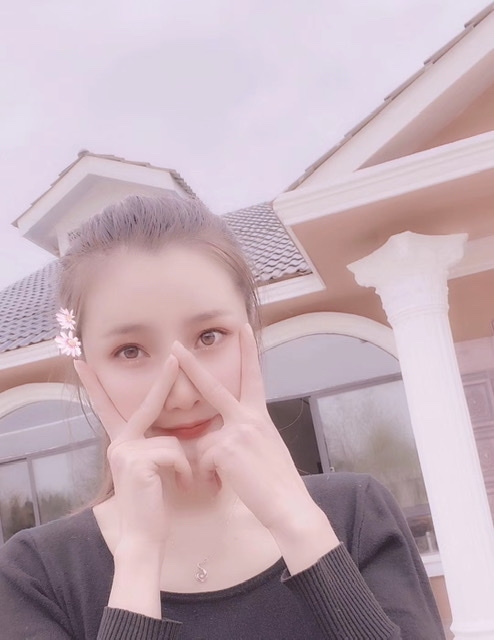 小媛的第一张照片--商丘相亲服务中心