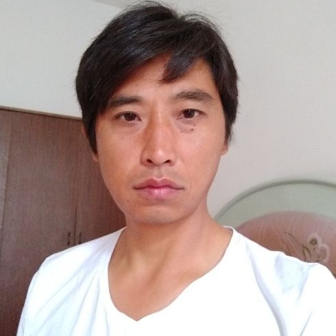 莞尔一笑的第一张照片--商丘相亲服务中心