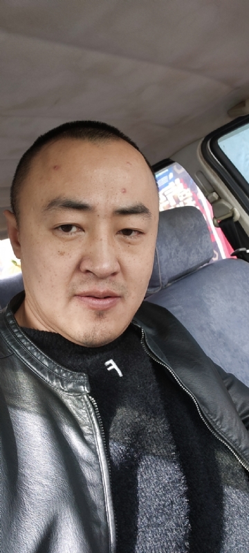 精神九哥的第一张照片--商丘相亲服务中心