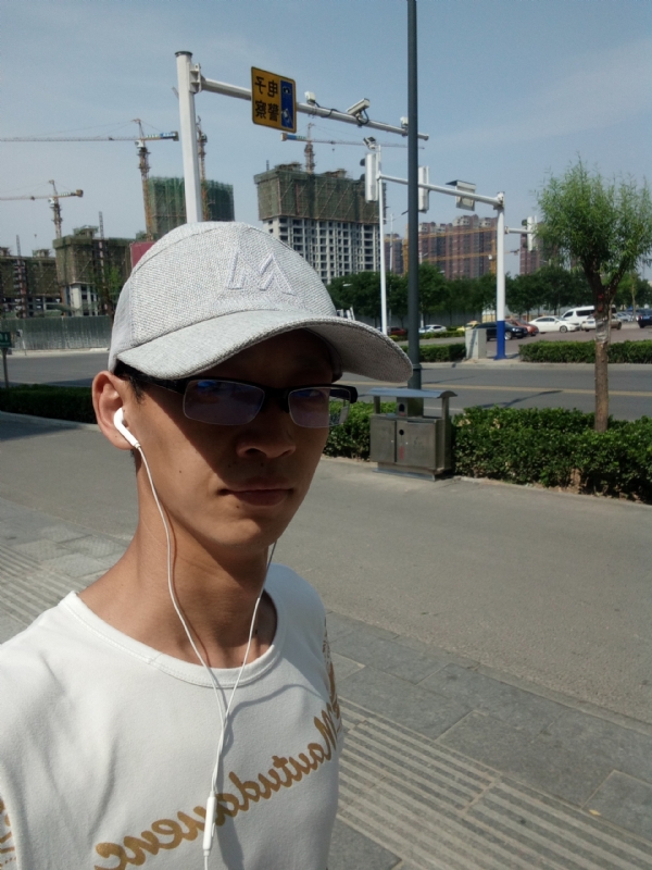 挥一挥手什么都没有的第一张照片--商丘相亲服务中心
