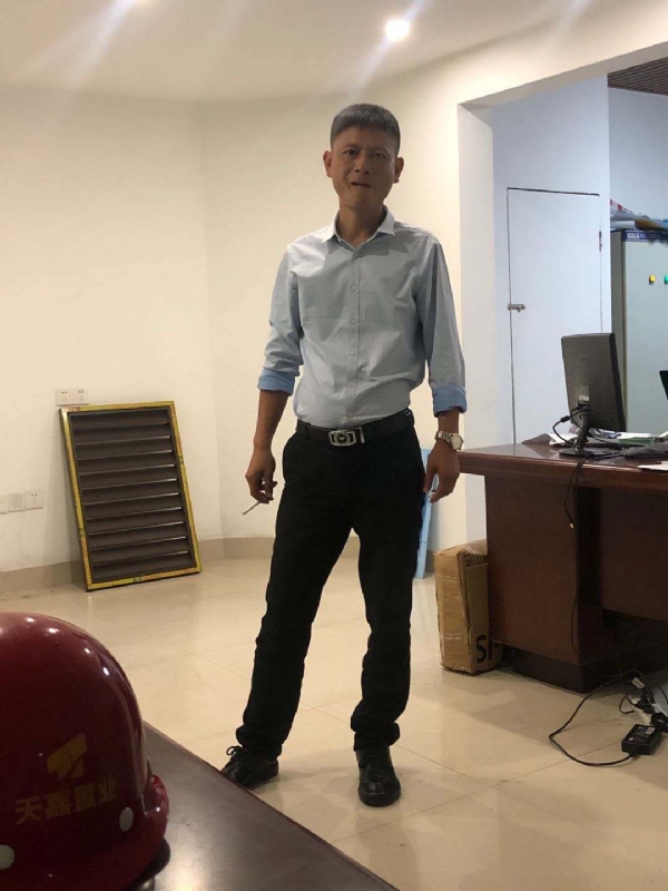 郁闷之中的第一张照片--商丘相亲服务中心