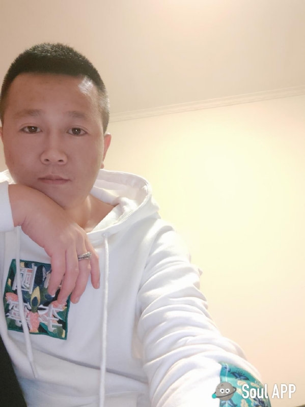 Away的第一张照片--商丘相亲服务中心