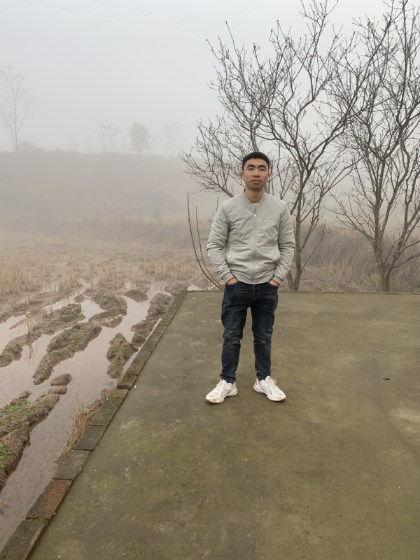 迷路的小猪的第一张照片--商丘相亲服务中心