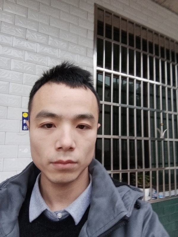 笑得那么开心的第一张照片--商丘相亲服务中心