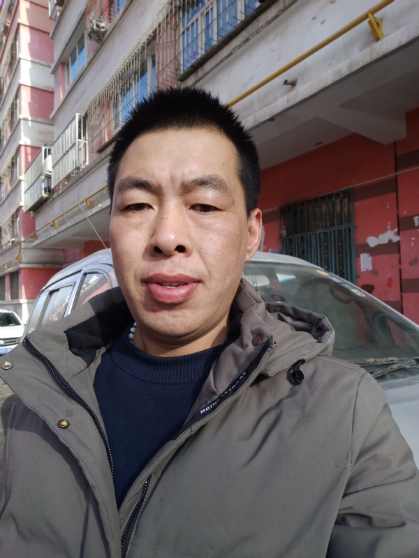 华哥的第一张照片--商丘相亲服务中心