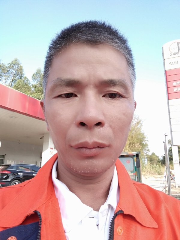 静候缘分的第一张照片--商丘相亲服务中心