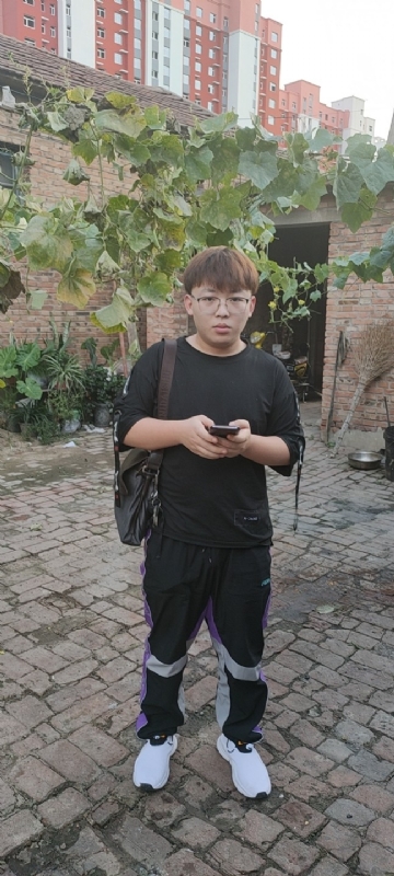 辛禹的第二张照片--商丘相亲服务中心
