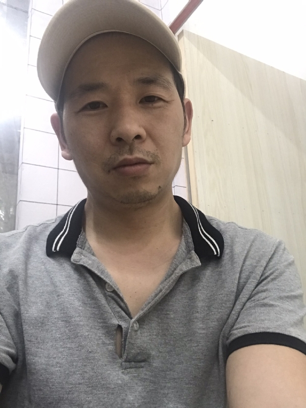 老何的第一张照片--商丘相亲服务中心