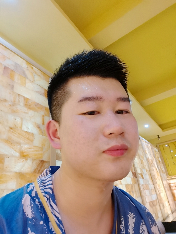 六月与阿十二的第一张照片--商丘相亲服务中心