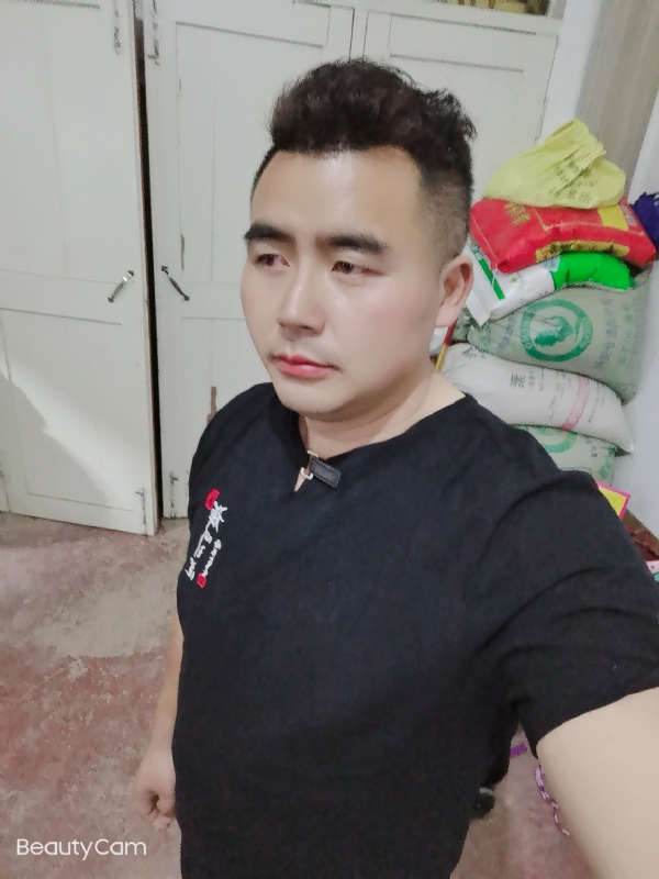 阿杰的第一张照片--商丘相亲服务中心
