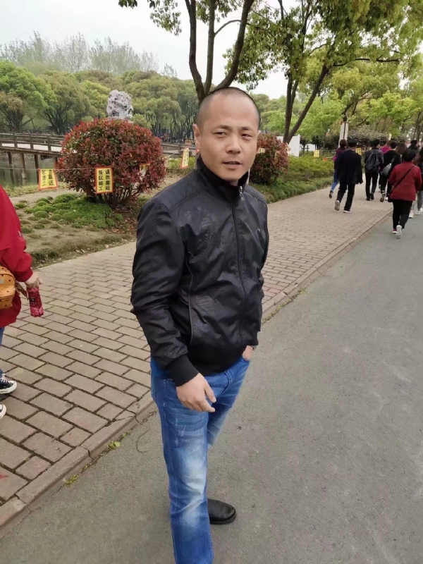 傻子的第一张照片--商丘相亲服务中心