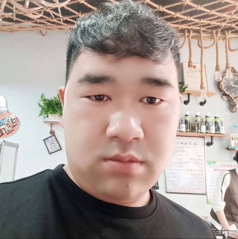 田野小伟的第一张照片--商丘相亲服务中心
