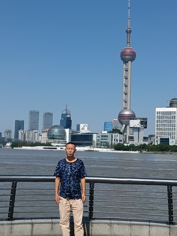 伪装浪漫的第一张照片--商丘相亲服务中心