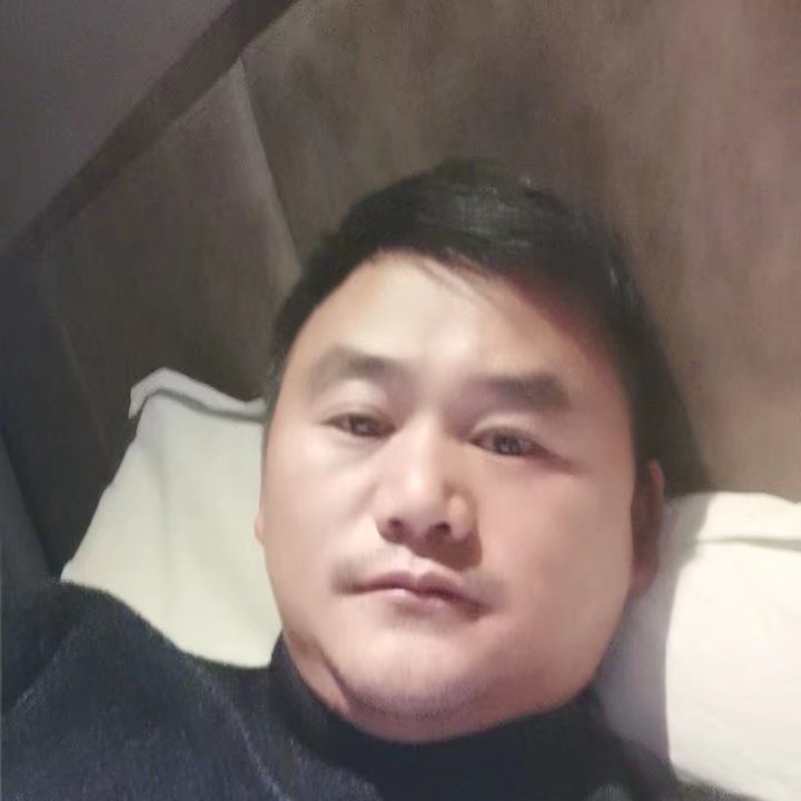 奔跑的第三张照片--商丘相亲服务中心