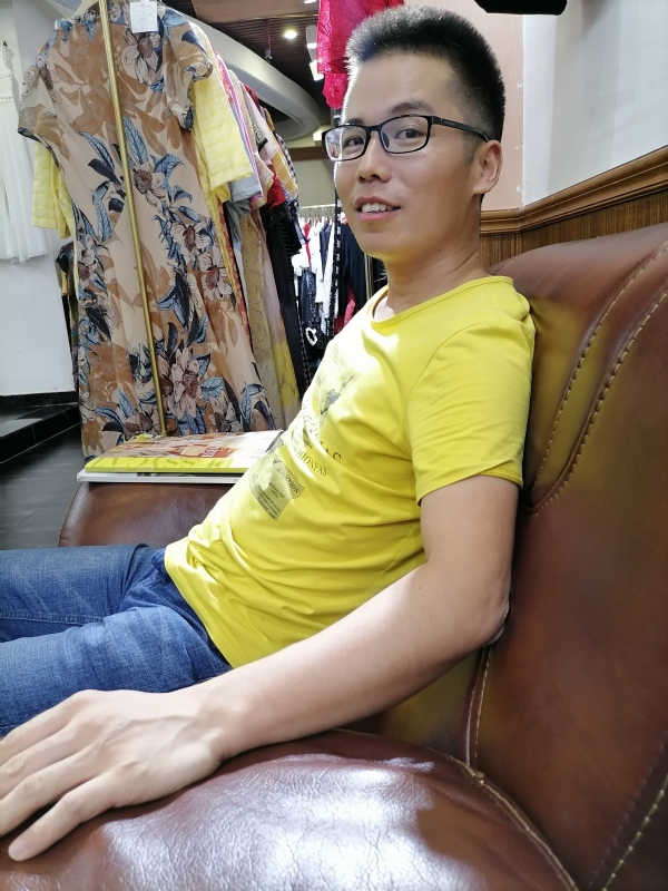 汪顺鹏的第一张照片--商丘相亲服务中心