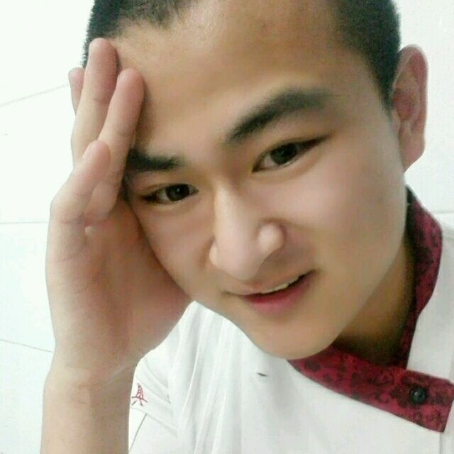 人潮拥挤的第一张照片--商丘相亲服务中心