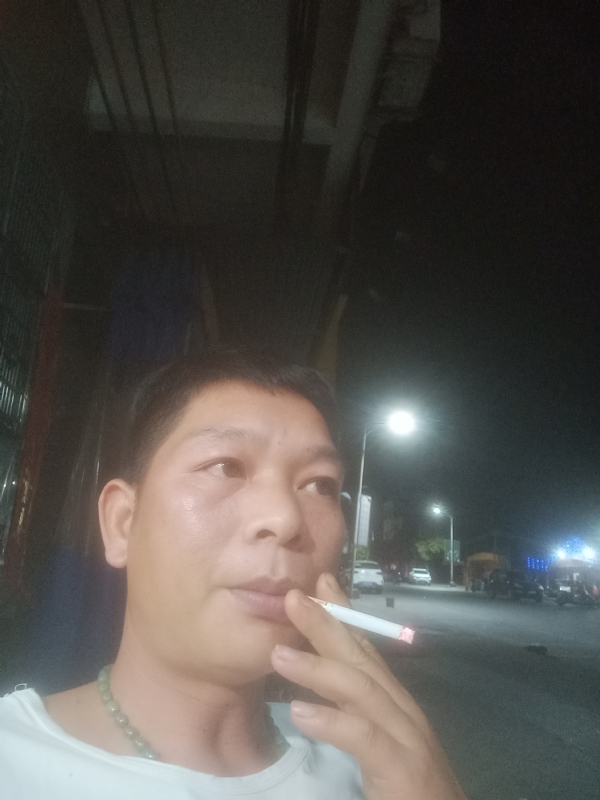 善解人意的第一张照片--商丘相亲服务中心