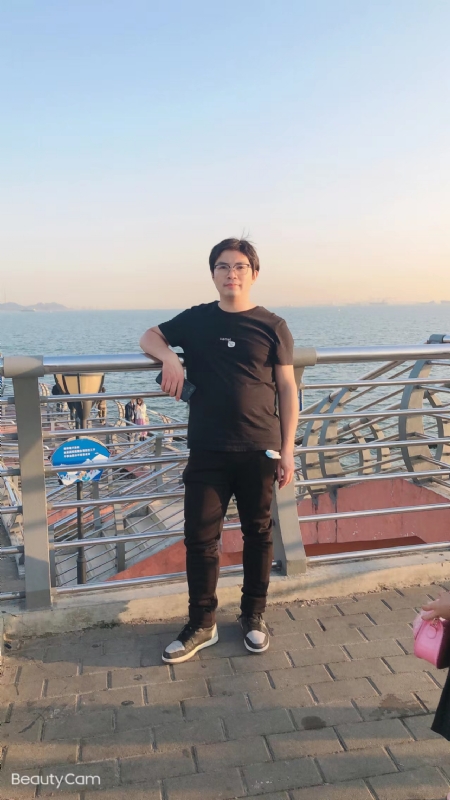 陆迅的第二张照片--商丘相亲服务中心