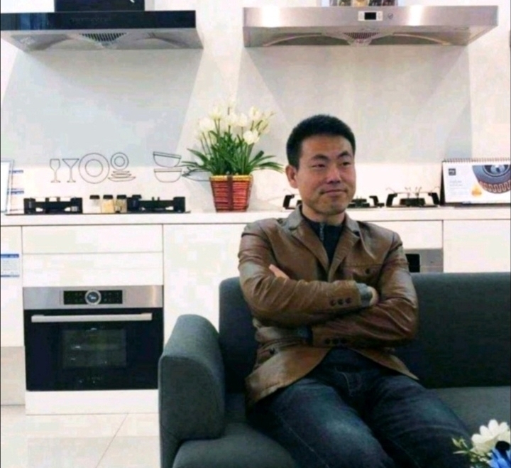 奋斗的执着的第一张照片--商丘相亲服务中心