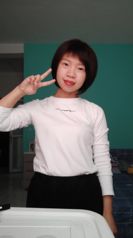 向日葵的第一张照片--商丘相亲服务中心