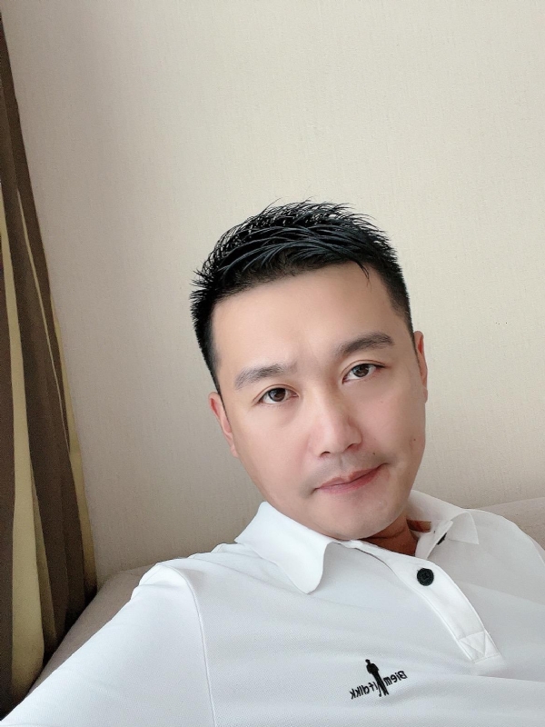 笑望人非的第一张照片--商丘相亲服务中心