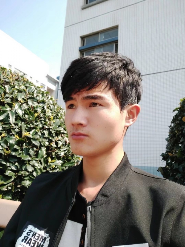 阳光男孩的第四张照片--商丘相亲服务中心