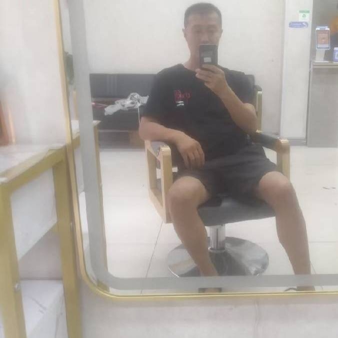 闫杰的第一张照片--商丘相亲服务中心