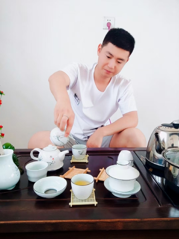 日月的第二张照片--商丘相亲服务中心