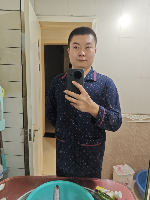 迷迷糊糊的第一张照片--商丘相亲服务中心