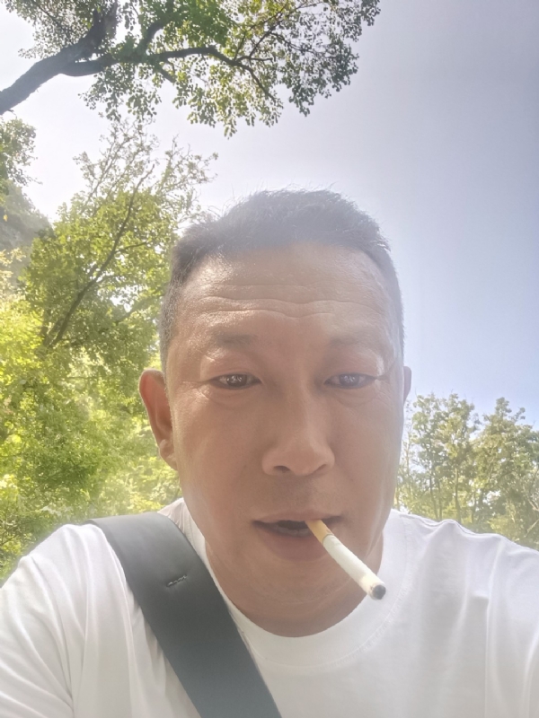 中年大叔的第一张照片--商丘相亲服务中心