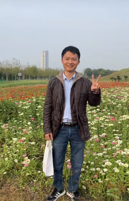 云淡风轻的第二张照片--商丘相亲服务中心